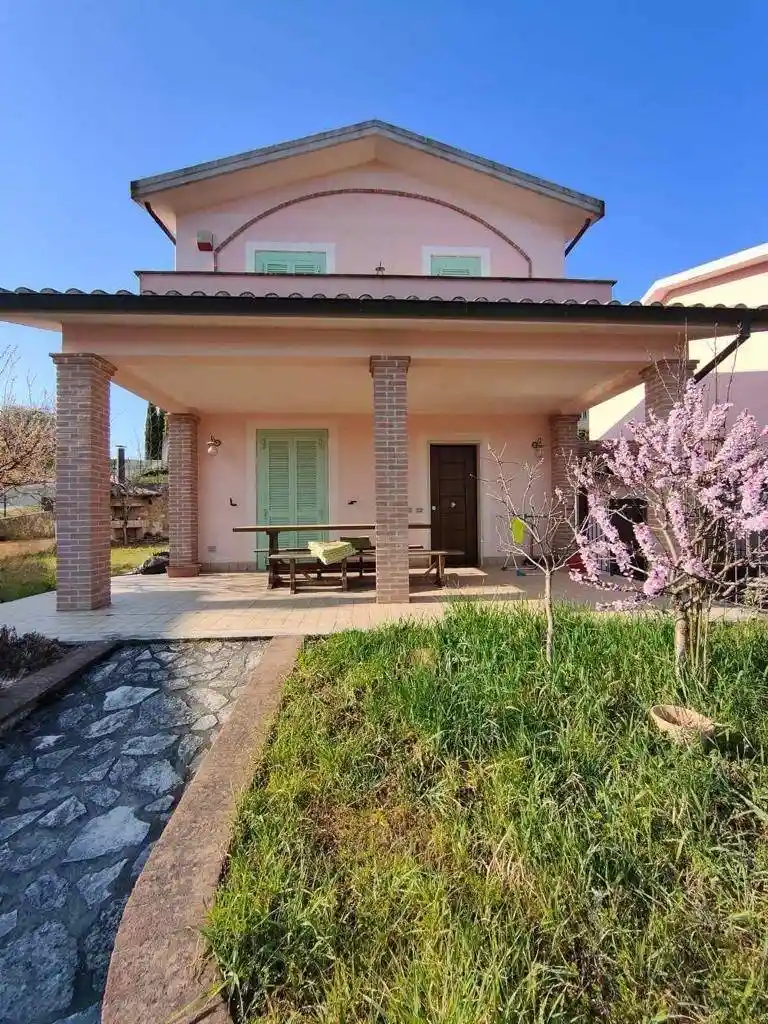 Villa in vendita a Montecastrilli
