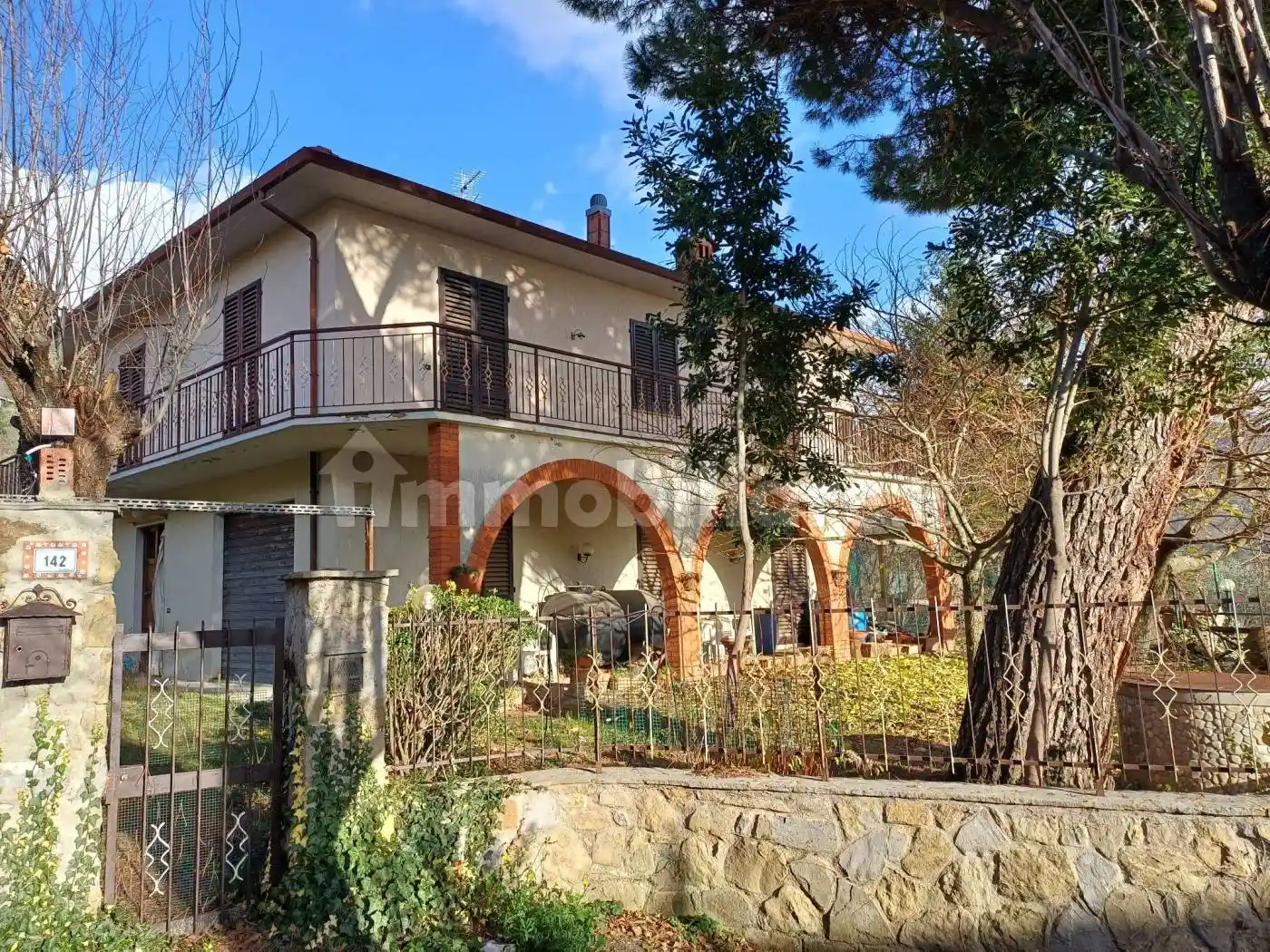 Villa in vendita a Castelfranco Piandisco