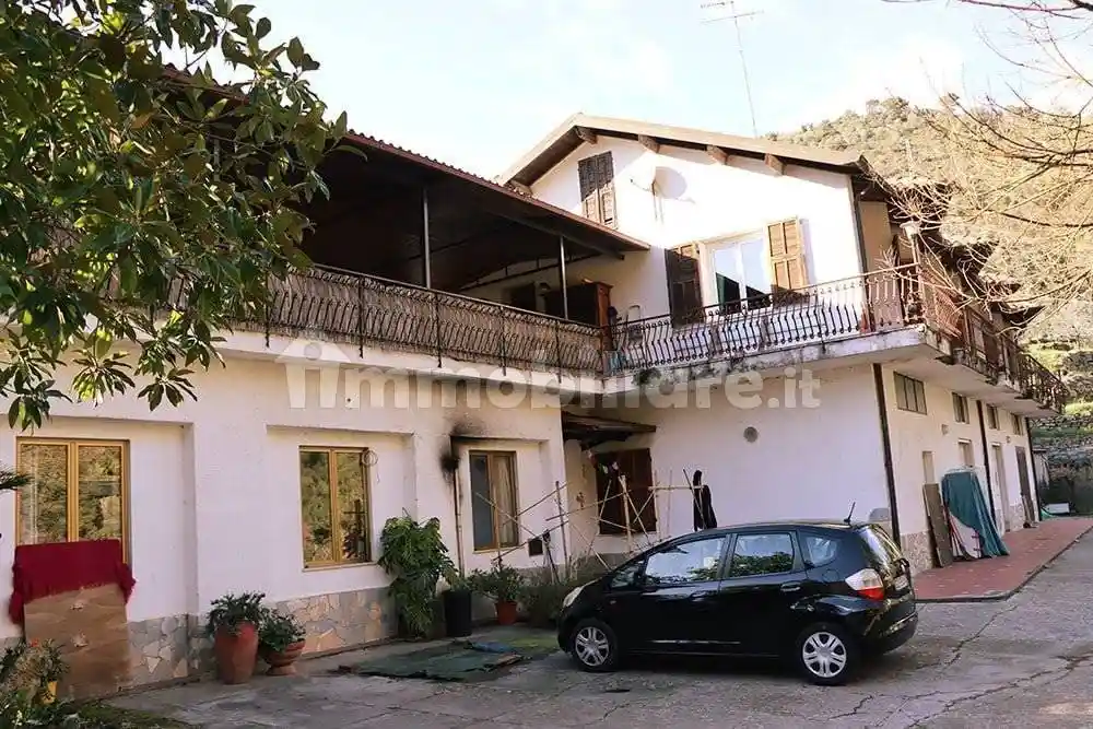 Villa in vendita a Dolceacqua