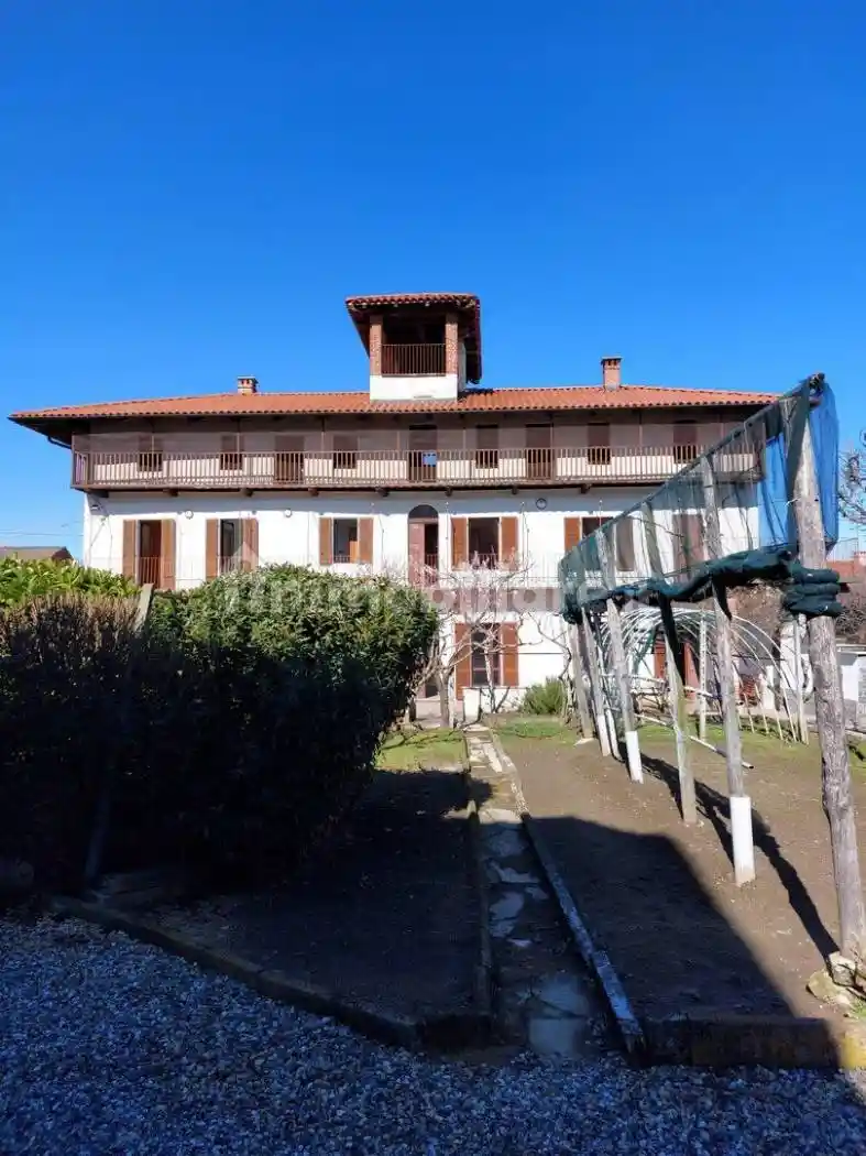 Rustico - Casale in vendita a Front