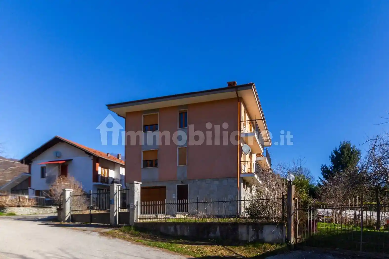 Villa in vendita a Paesana