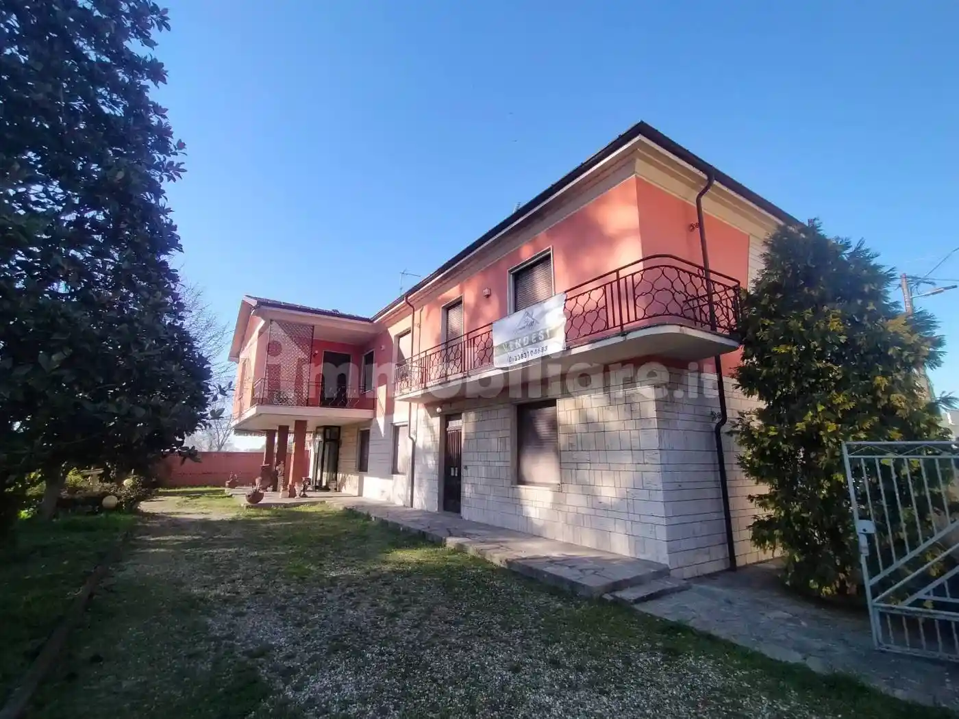Villa in vendita a Sale