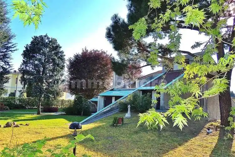 Villa in vendita a Olgiate Olona