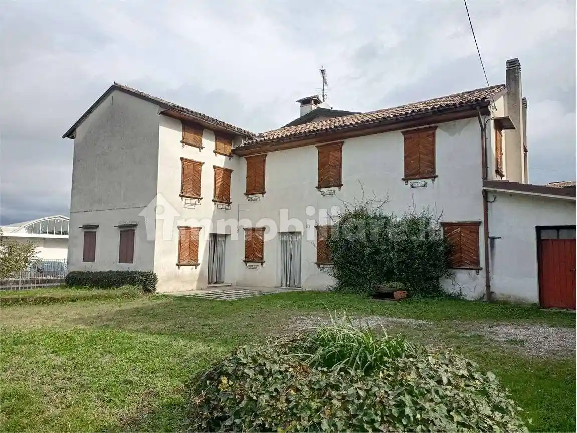 Casa indipendente in vendita a Sernaglia della Battaglia