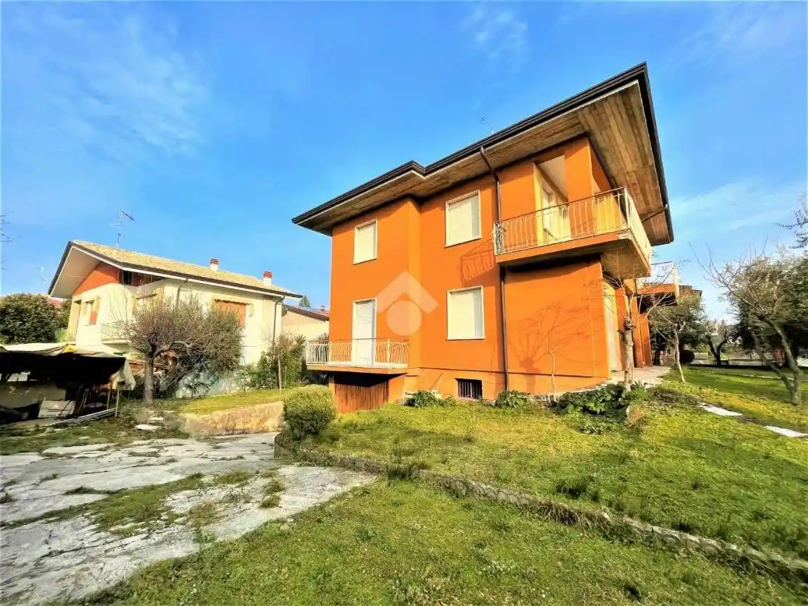 Villa in vendita a Desenzano del Garda