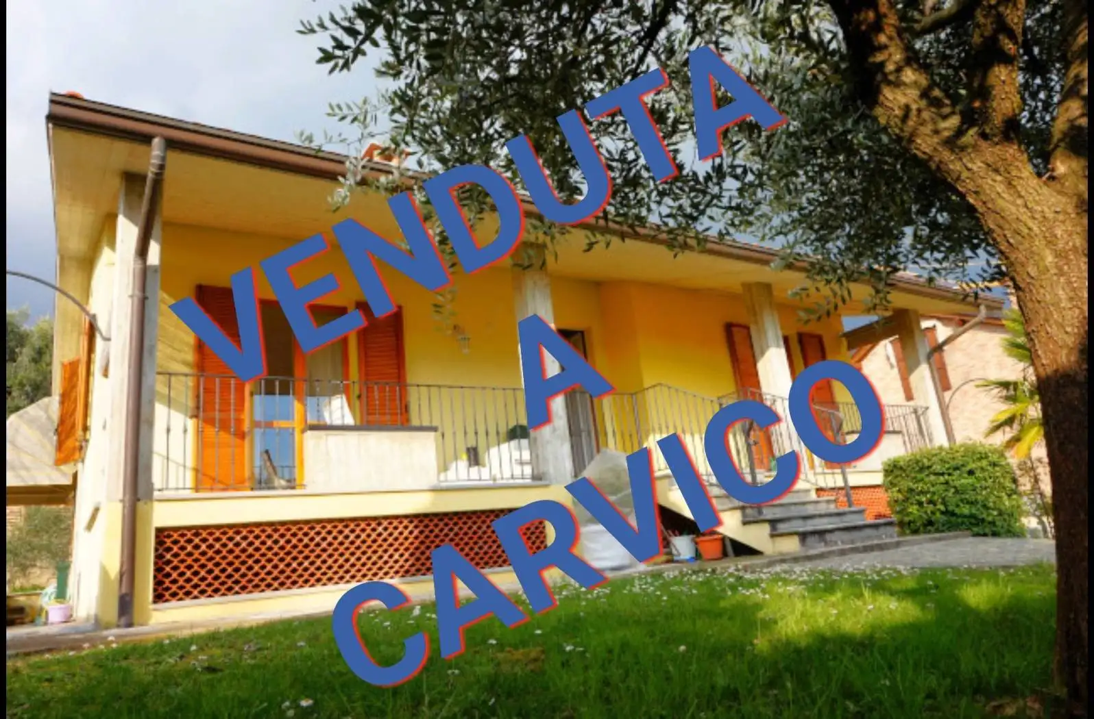 Villa in vendita a Carvico