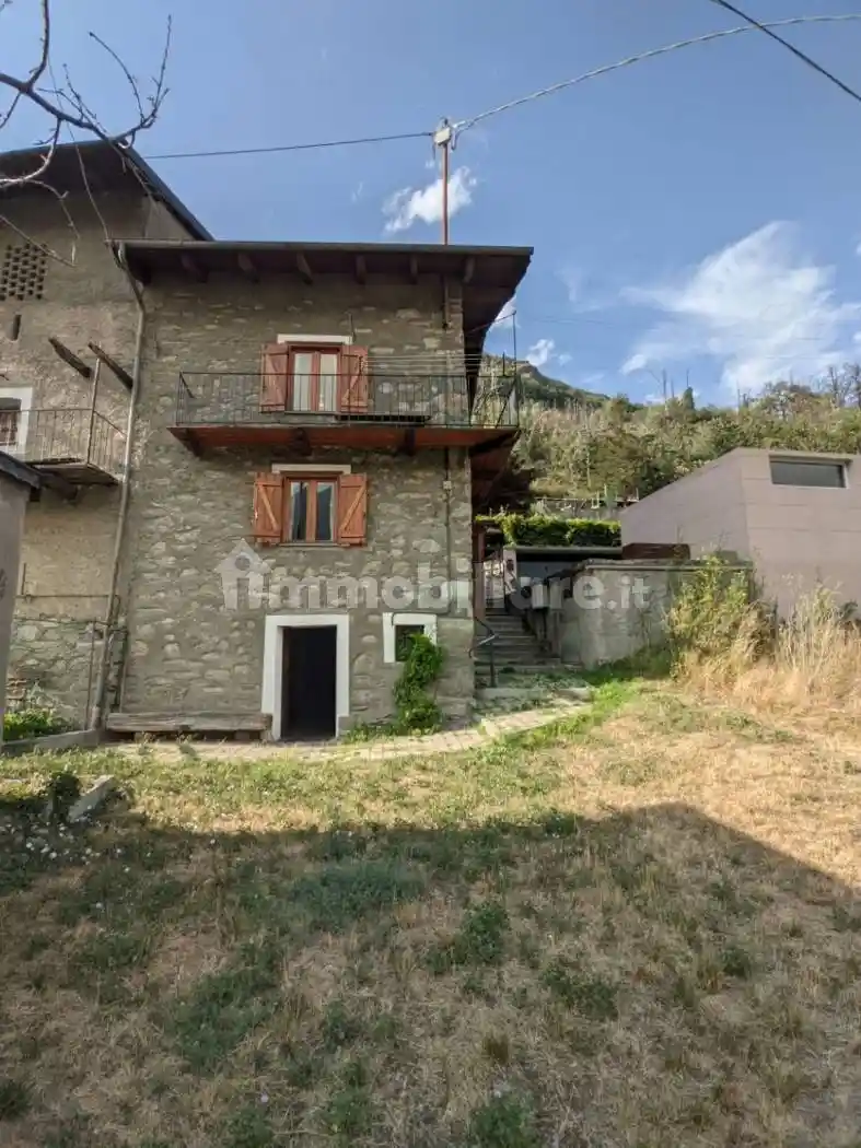 Casa indipendente in vendita a Chatillon