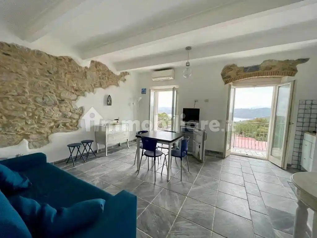 Appartamento in vendita a Capoliveri