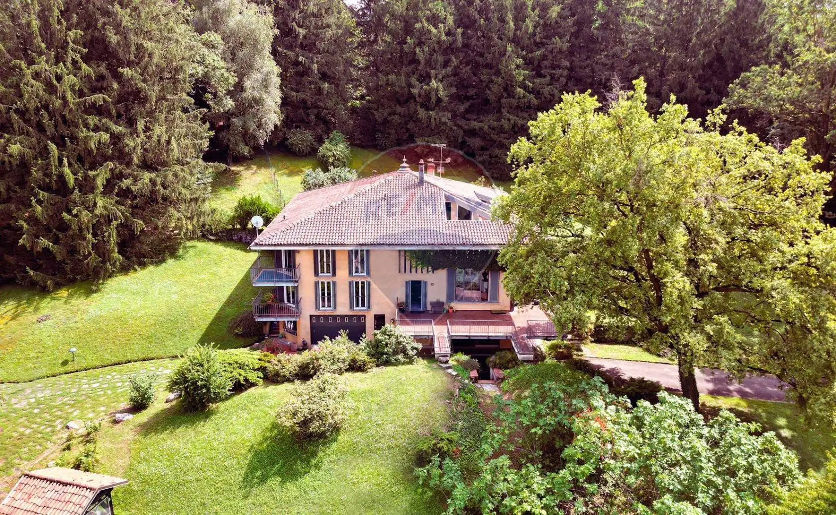 Villa in vendita a Galliate Lombardo