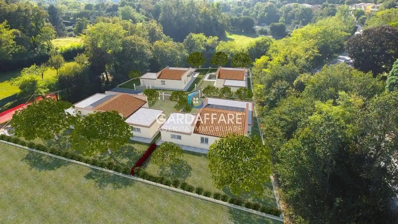 Villa in vendita a Soiano del Lago