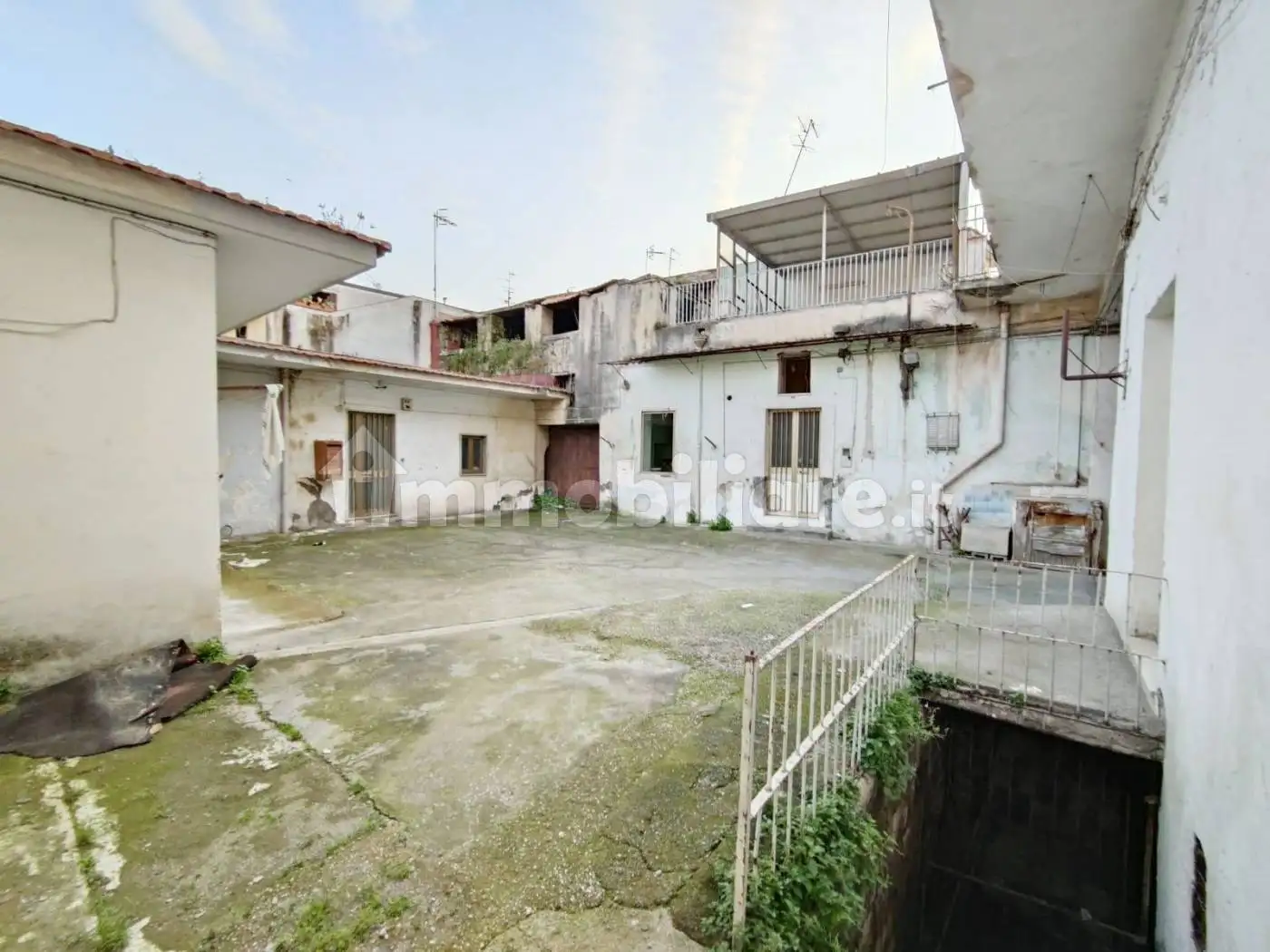 Palazzo - Edificio in vendita a Pomigliano d'Arco