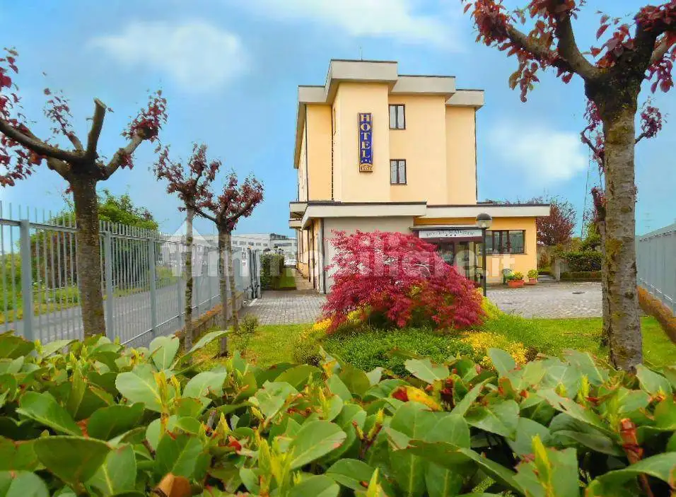 Building in vendita a Milan