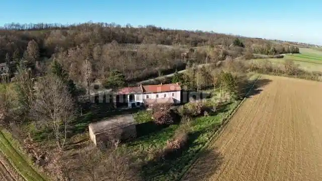 Rustico - Casale in vendita a Mombaruzzo