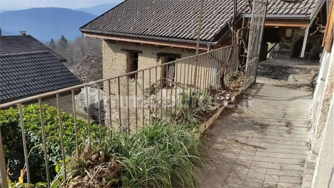 Terratetto unifamiliare via Garibaldi, Caprezzo - foto 3