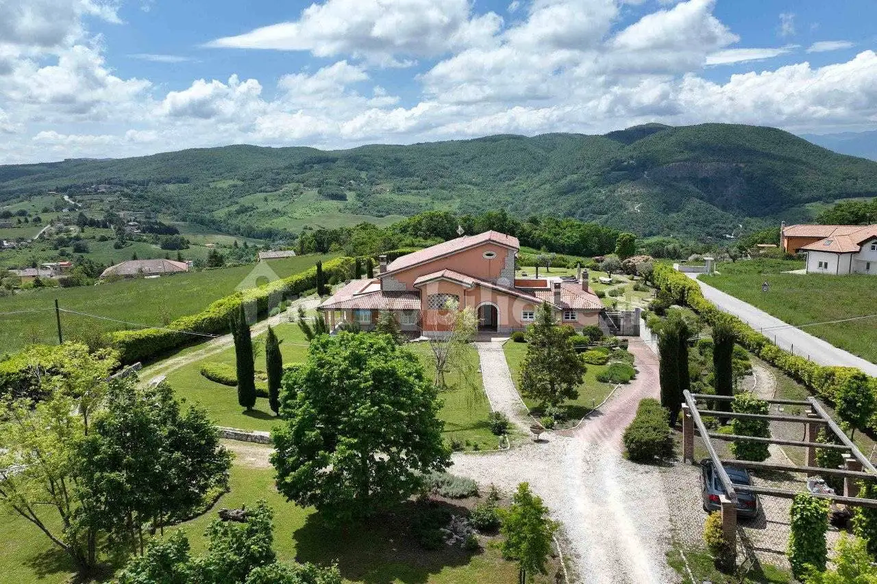 Villa in vendita a Oratino