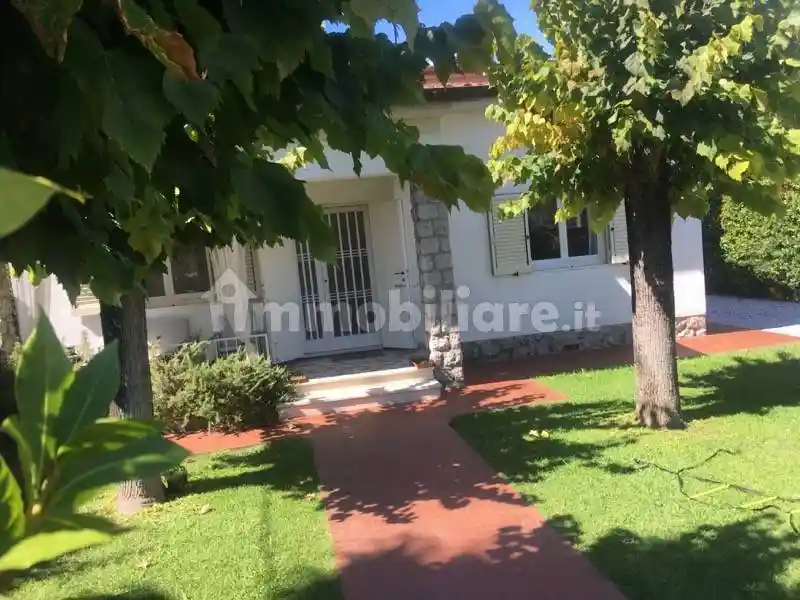 Villa in affitto a Forte dei Marmi