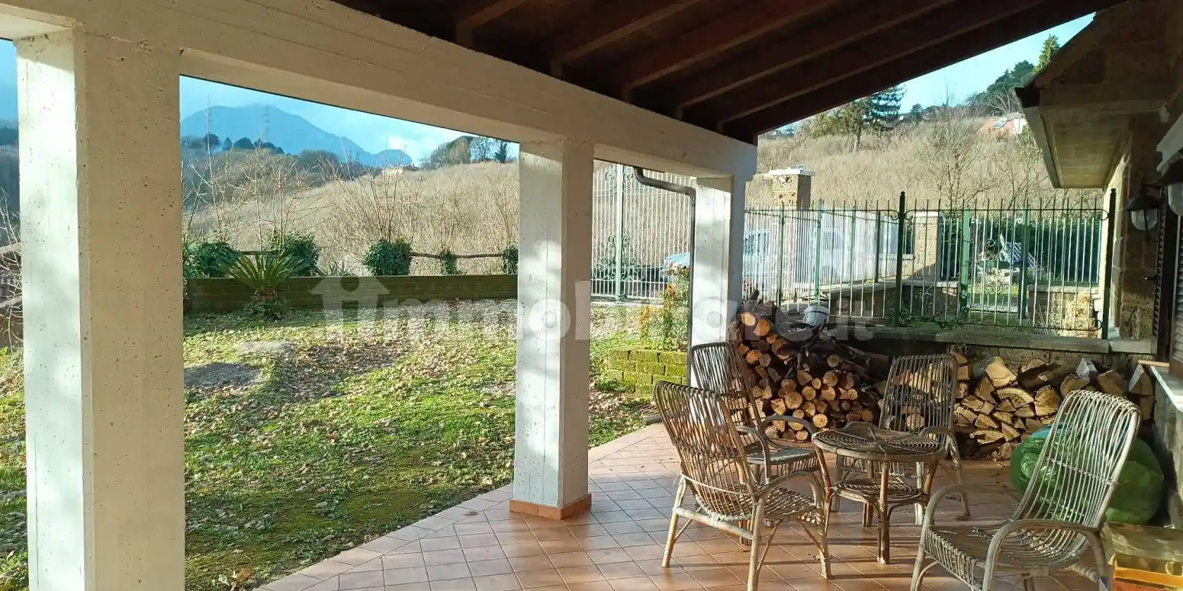 Quadrilocale Contrada Archi 26c, Picarelli, Rione Ferrovia, Archi, Avellino - foto 2