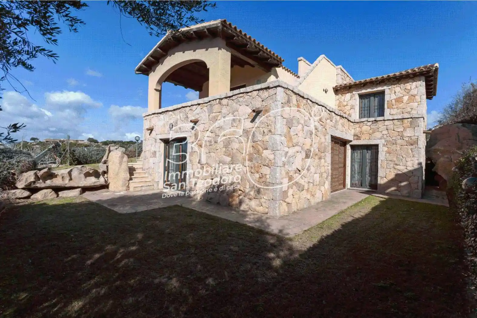 Villa in vendita a San Teodoro