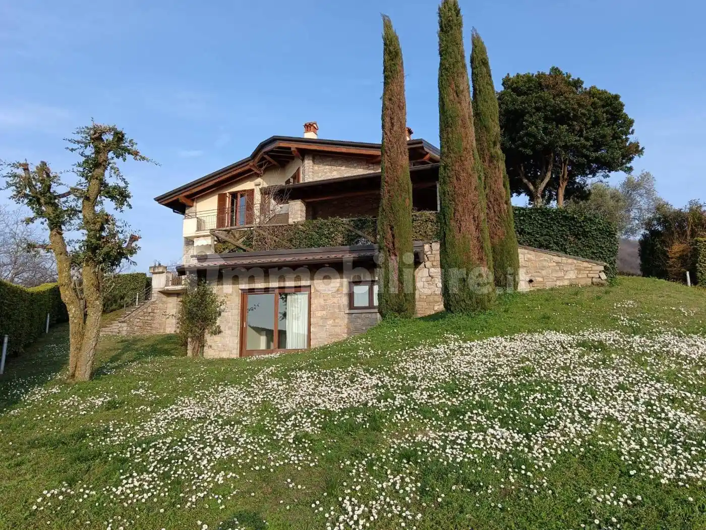 Villa in vendita a Carobbio degli Angeli