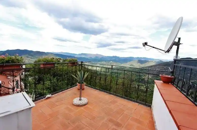 Appartamento in vendita a Calice al Cornoviglio