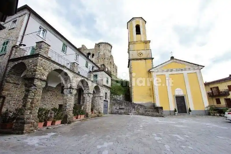 Appartamento in vendita a Calice al Cornoviglio