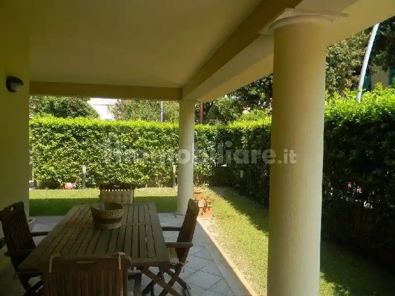 Casa indipendente in vendita a Camaiore