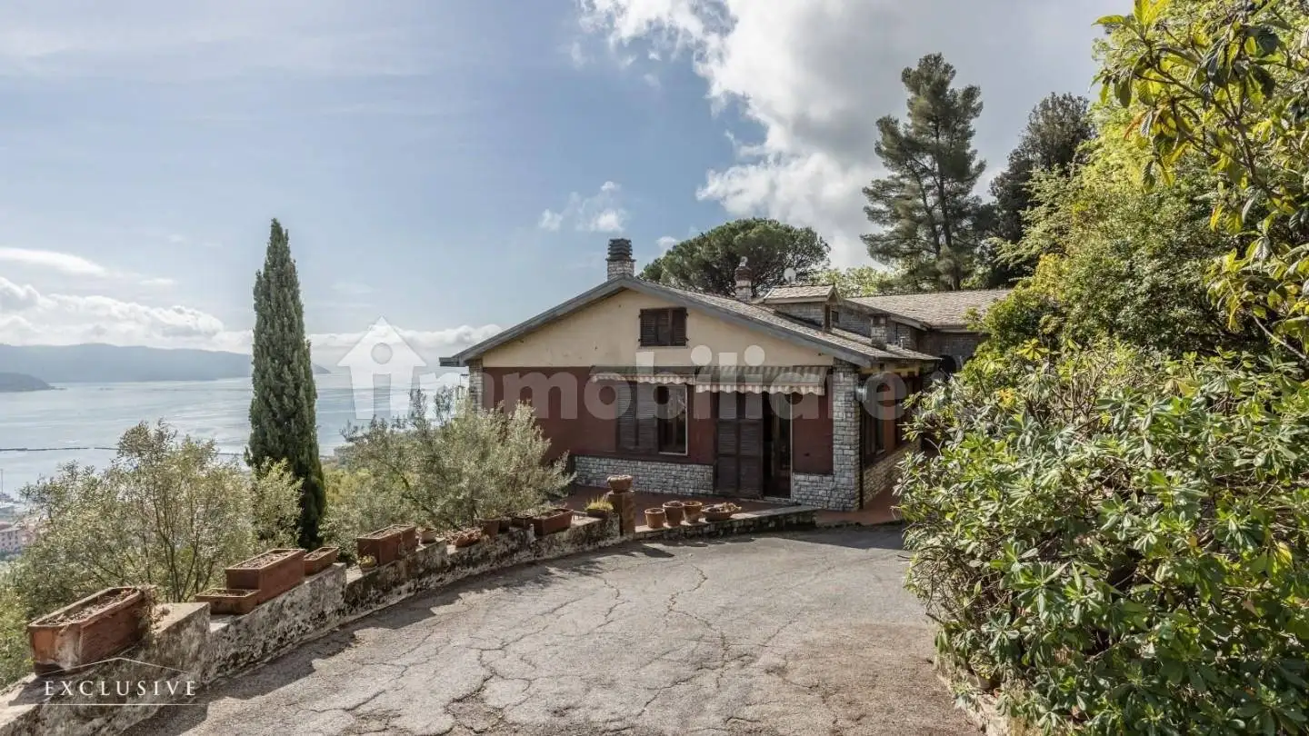Villa in vendita a La Spezia