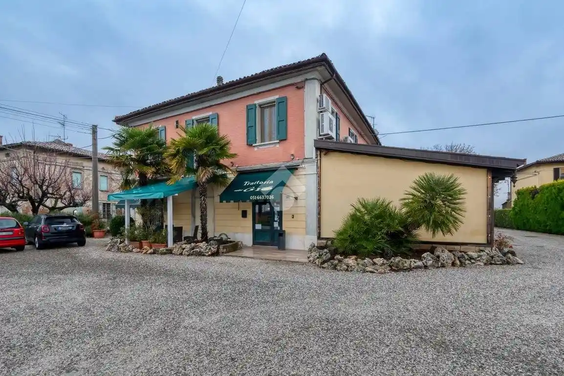 Palazzo - Edificio in vendita a Argelato