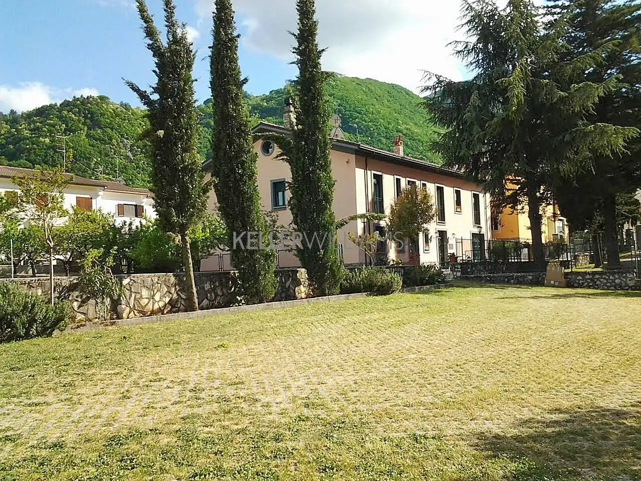 Palazzo - Edificio in vendita a Roccamandolfi