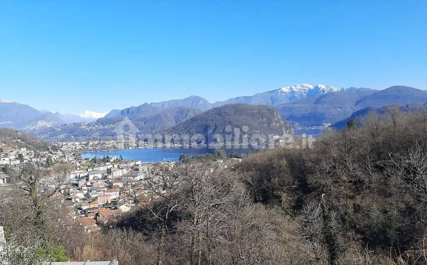 Villa in vendita a Lavena Ponte Tresa