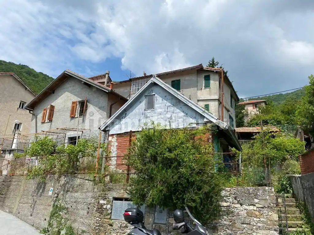 Casa indipendente in vendita a Davagna