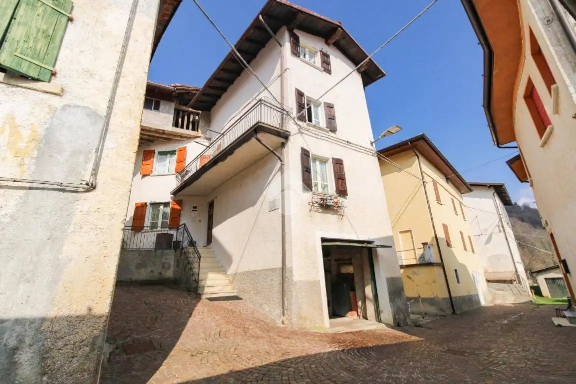 Casa indipendente in vendita a Valvestino