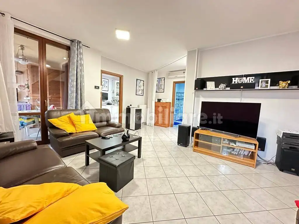 Quadrilocale via Giuseppe Mazzini, Centro, Bornasco - foto 2