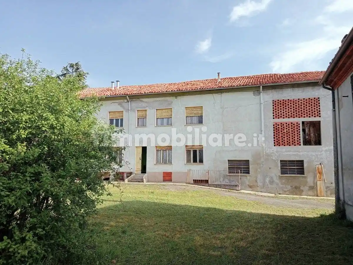 Cascina, da ristrutturare, 580 m², Altavilla Monferrato - foto 2