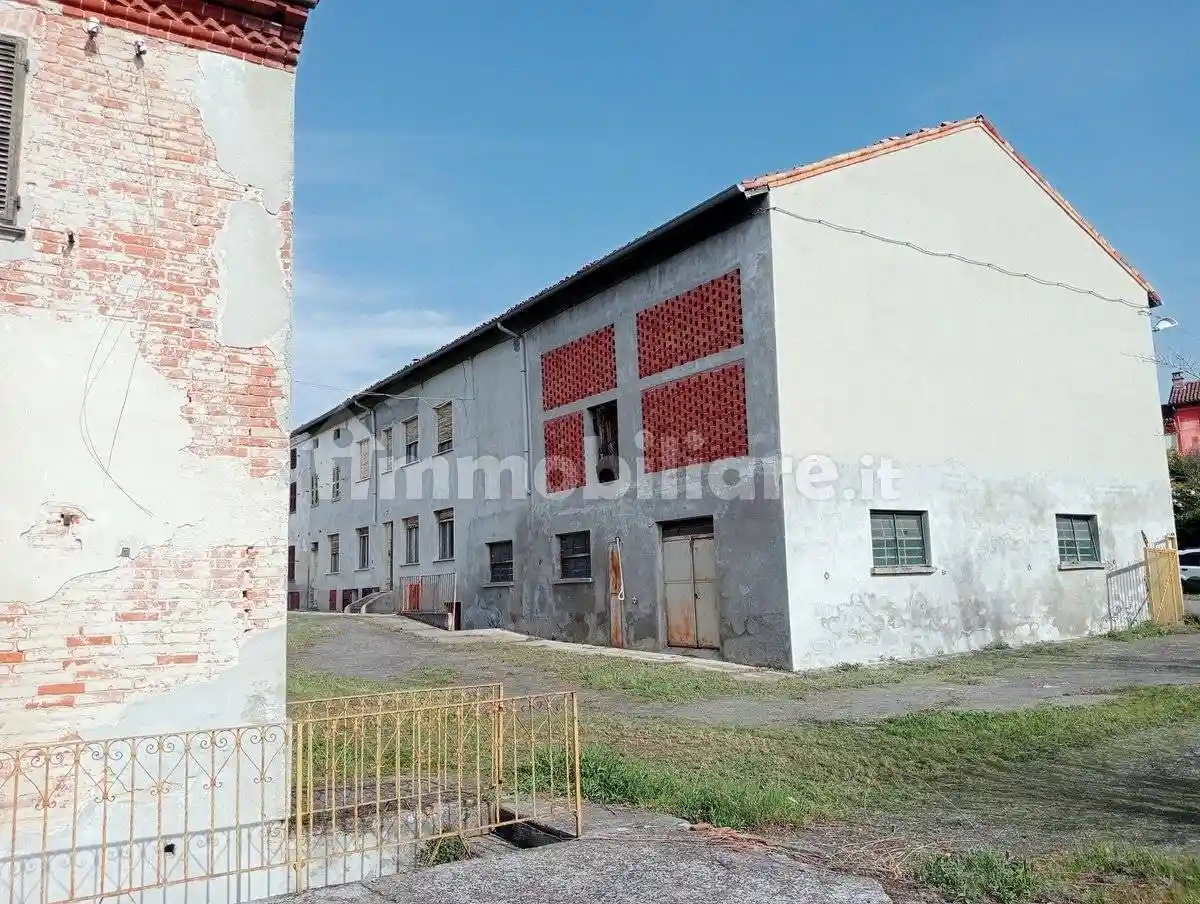 Cascina, da ristrutturare, 580 m², Altavilla Monferrato - foto 3