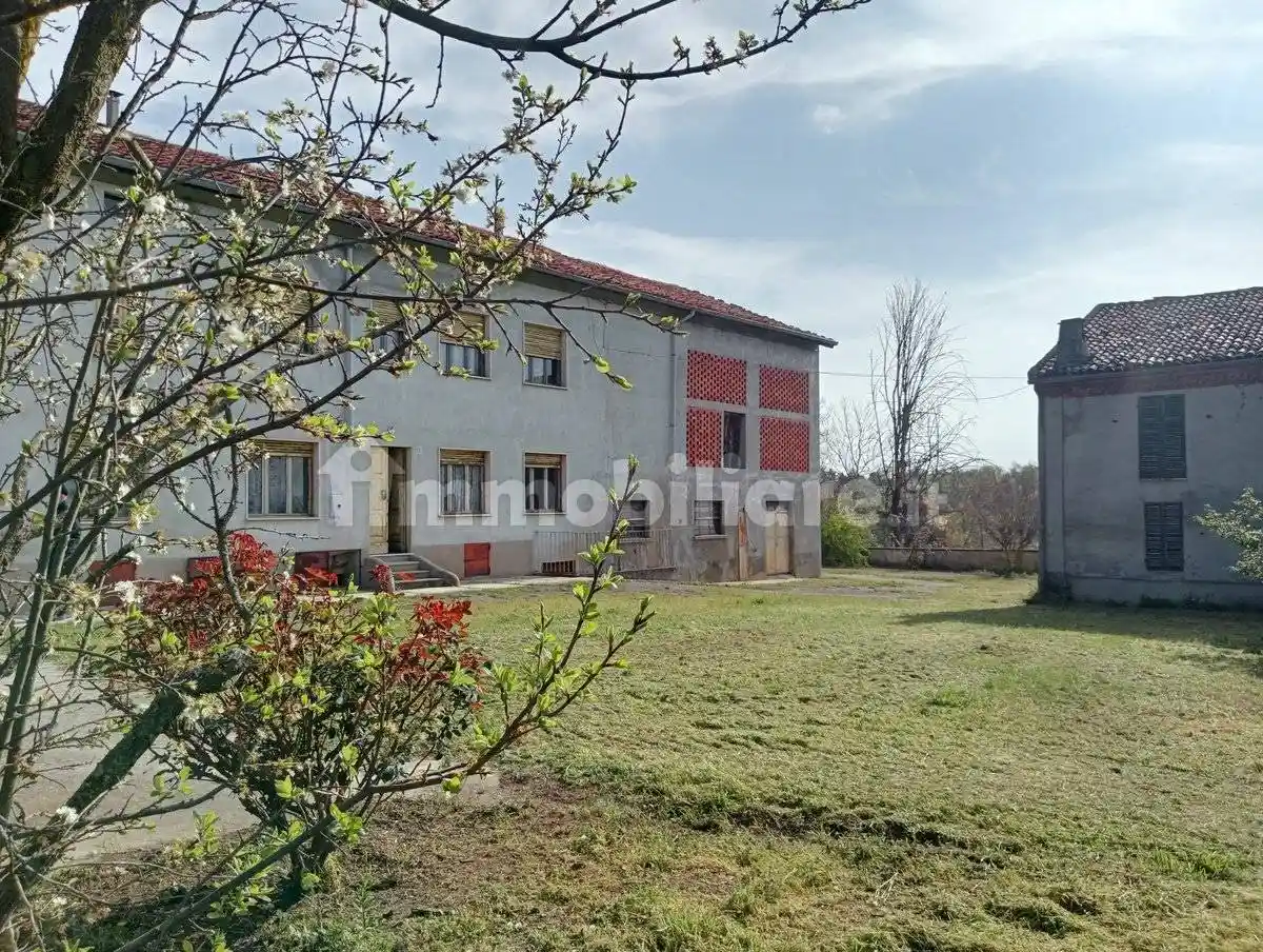 Cascina, da ristrutturare, 580 m², Altavilla Monferrato - foto 4