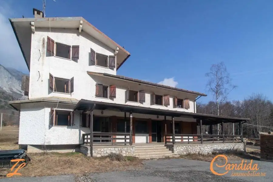 Palazzo - Edificio in vendita a Ampezzo