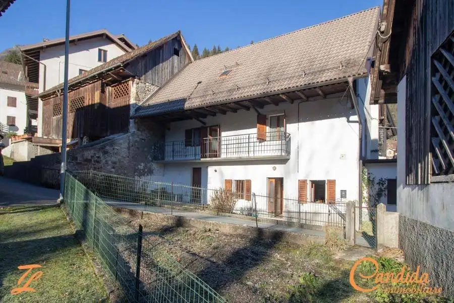 Casa indipendente in vendita a Ovaro