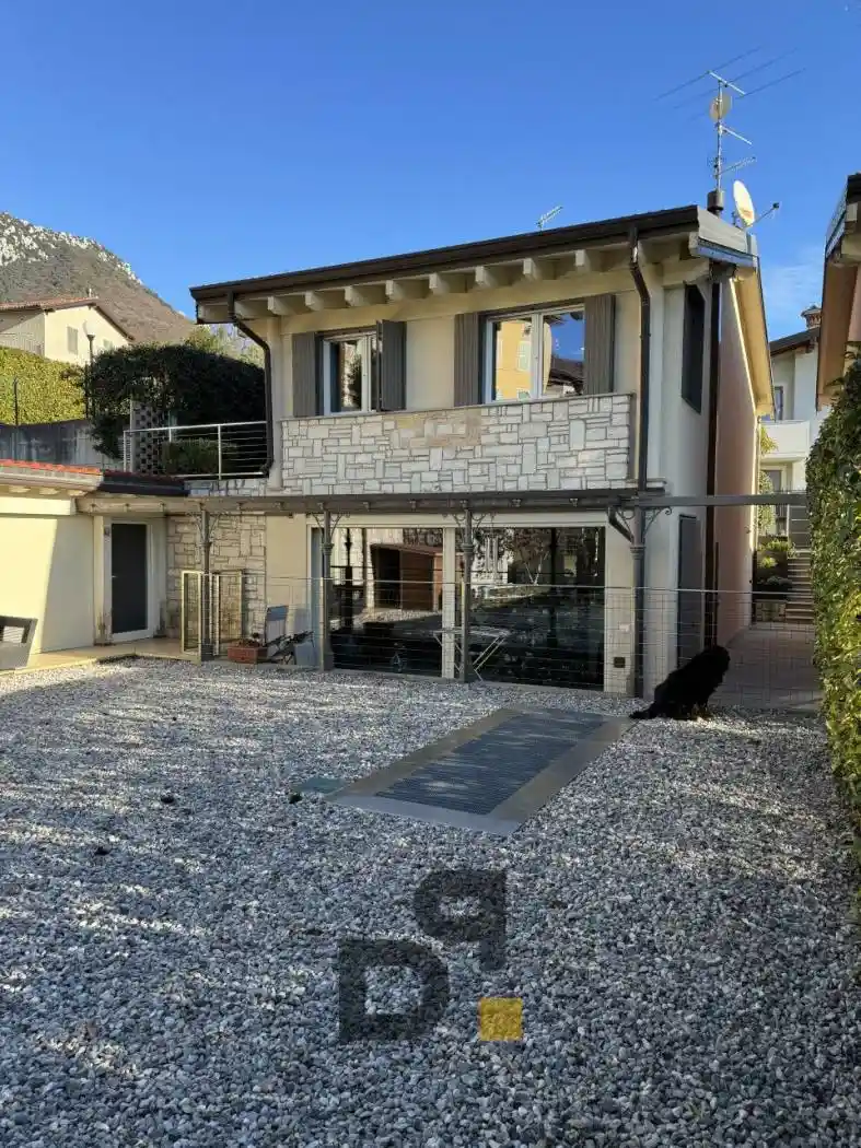 Villa in vendita a Toscolano-Maderno