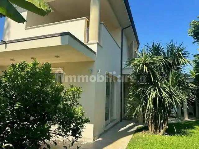 Villa in vendita a Forte dei Marmi
