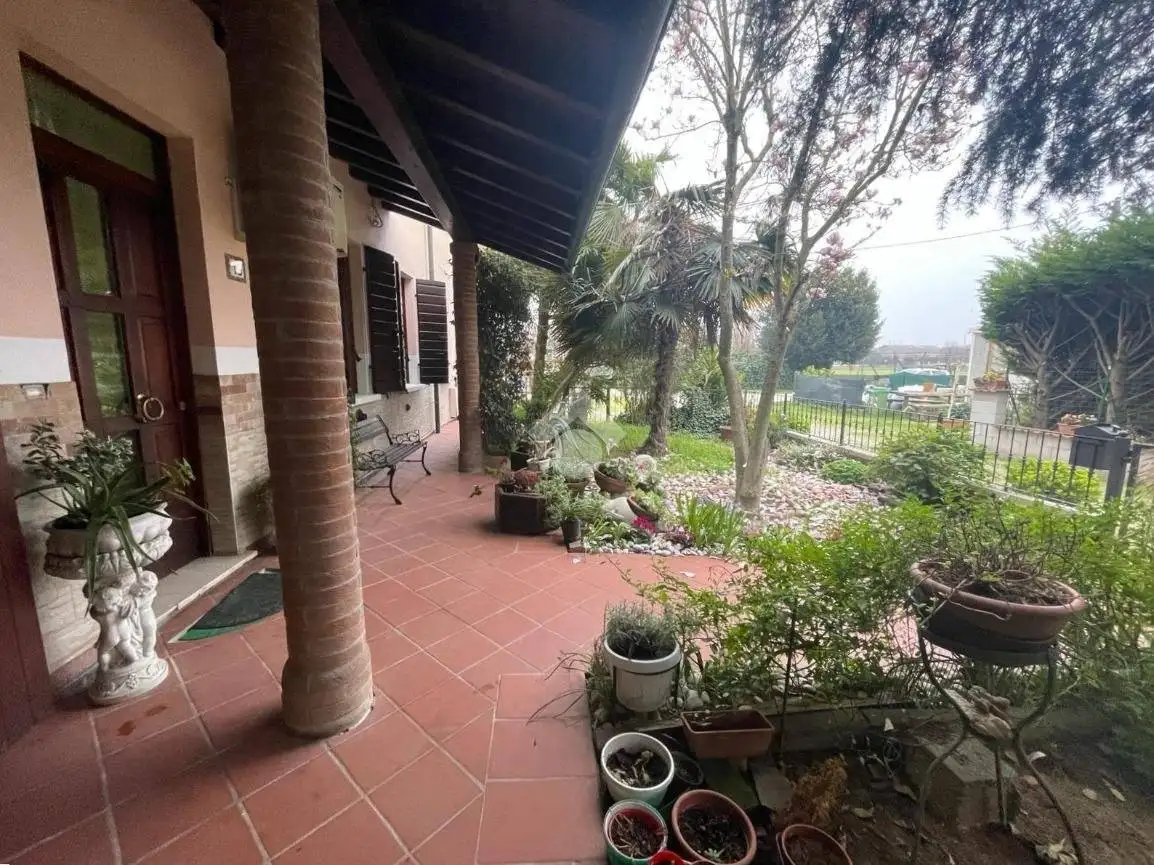 Villa in vendita a Castelbelforte