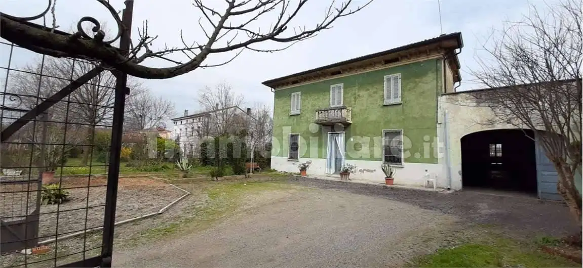 Casa indipendente in vendita a Piubega