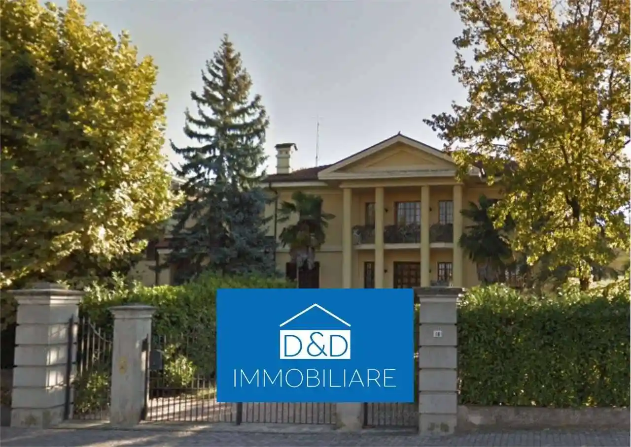 Villa in vendita a Cherasco