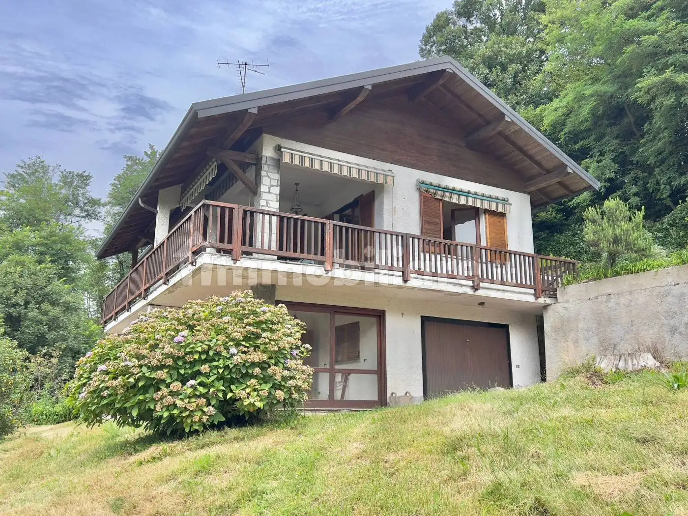 Villa in vendita a Agra