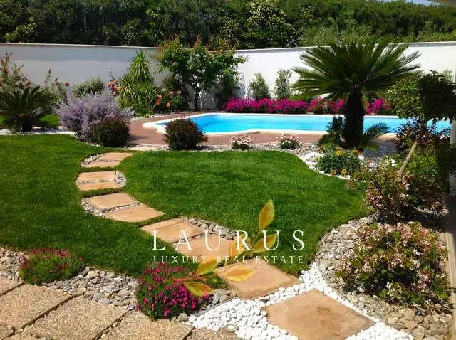 Villa in vendita a Milan