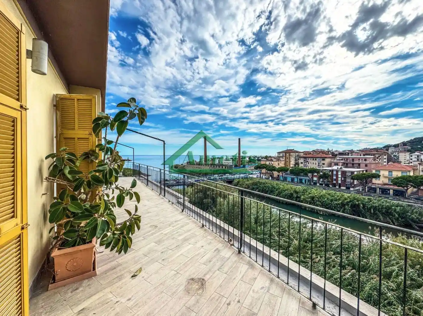 Appartamento in vendita a Imperia