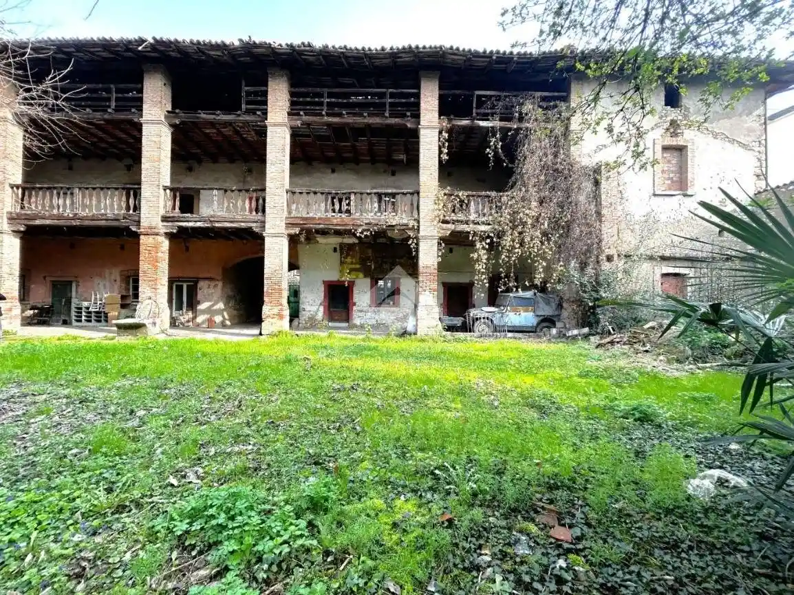 Rustico - Casale in vendita a Gorlago