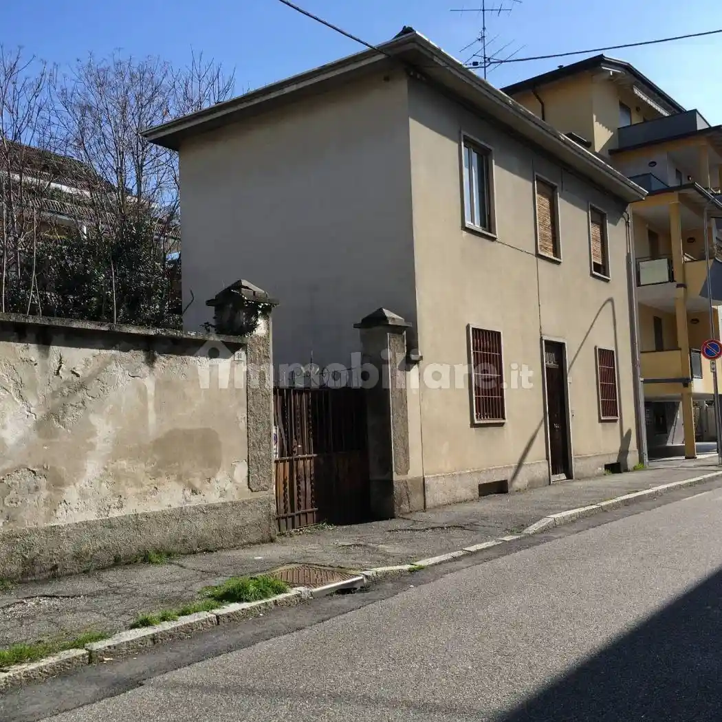 Villa in vendita a Busto Arsizio