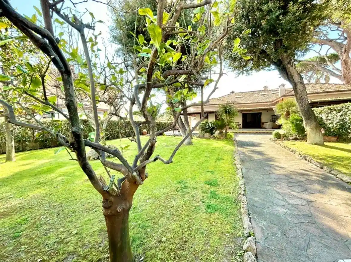 Villa in vendita a Fiumicino