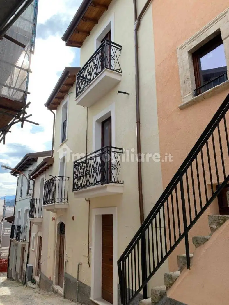 Casa indipendente in vendita a L'Aquila